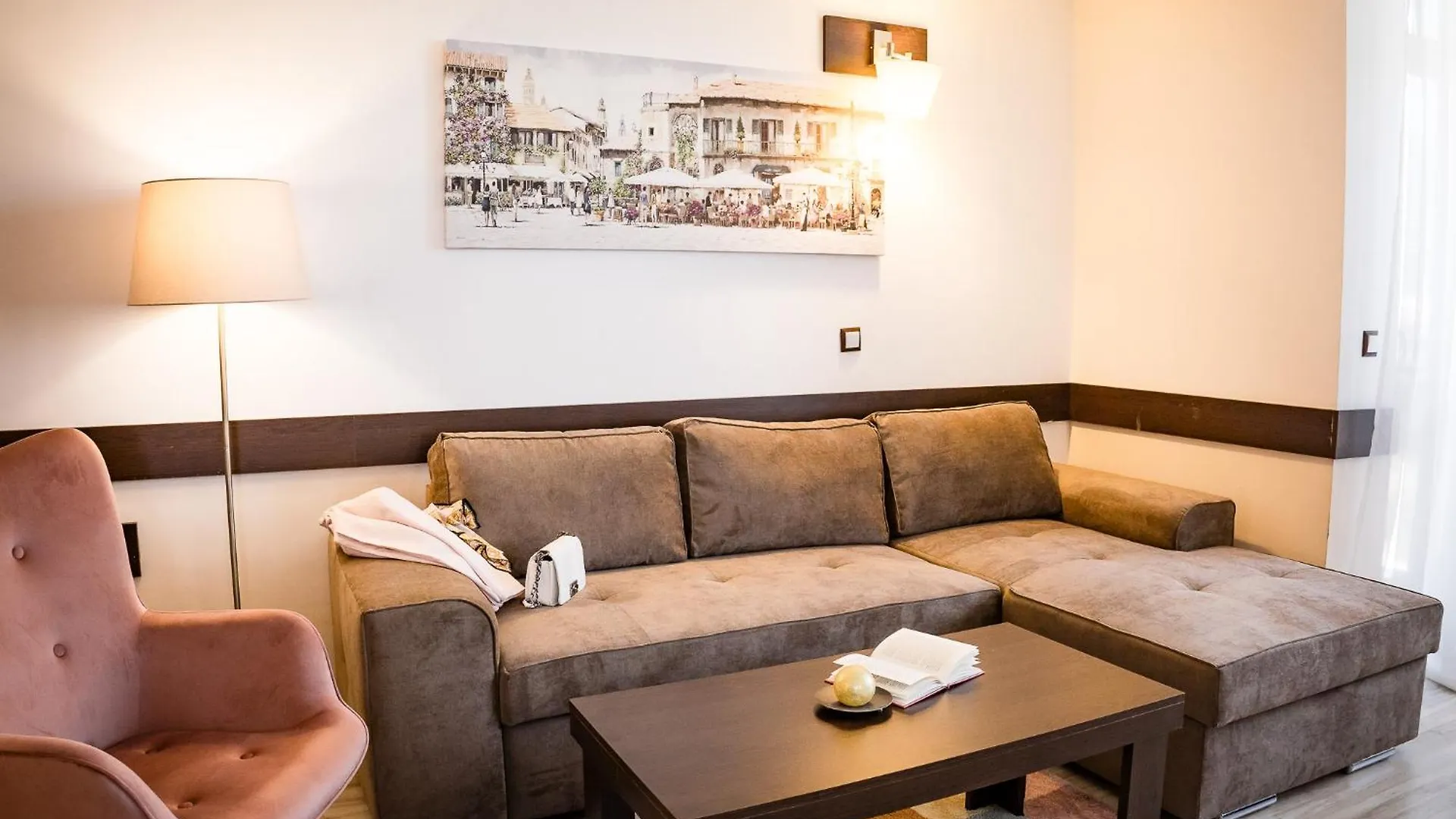 Grami Hotel Sofia 4*,
